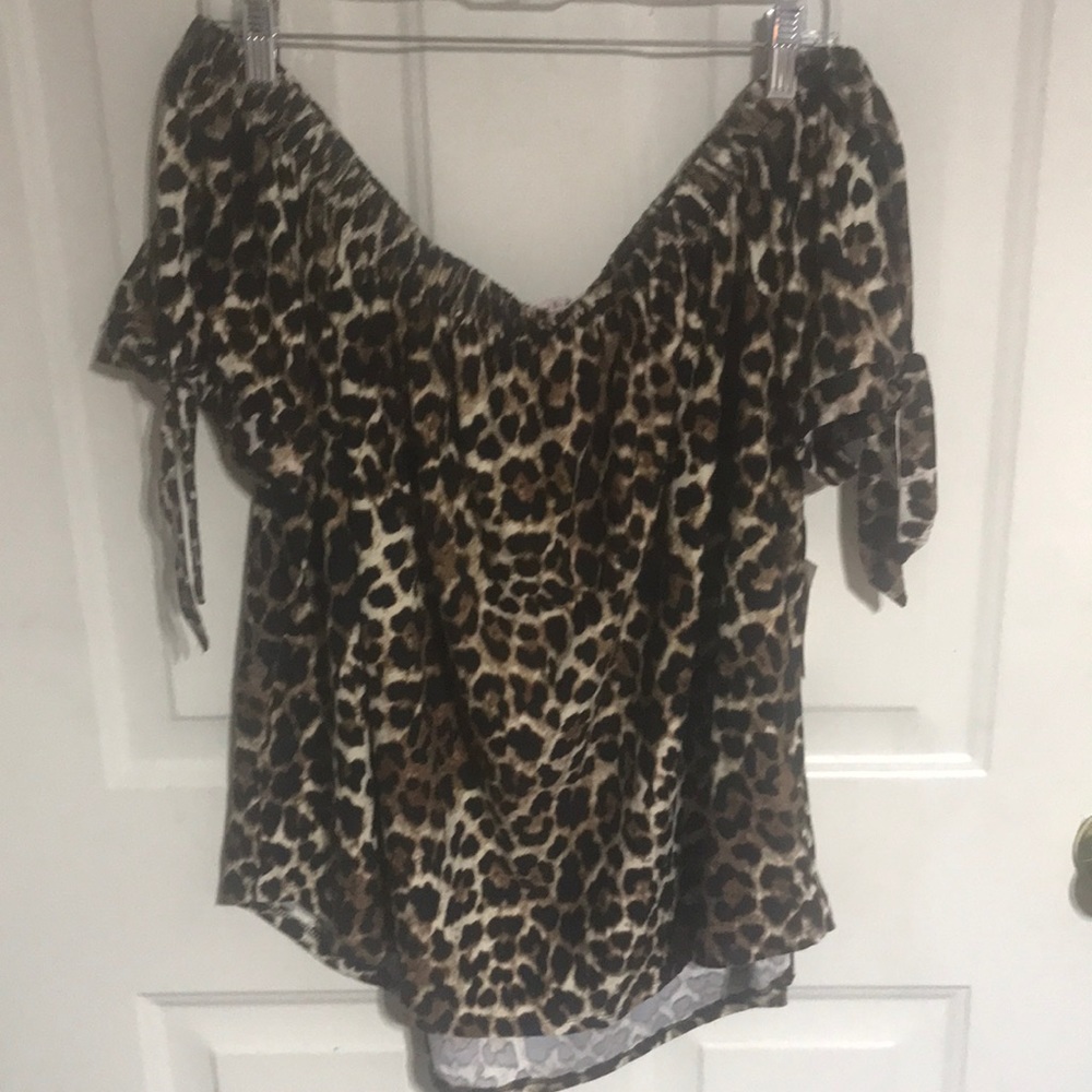 NEW Harlow & Rose Cheetah Print Off The Shoulder Top